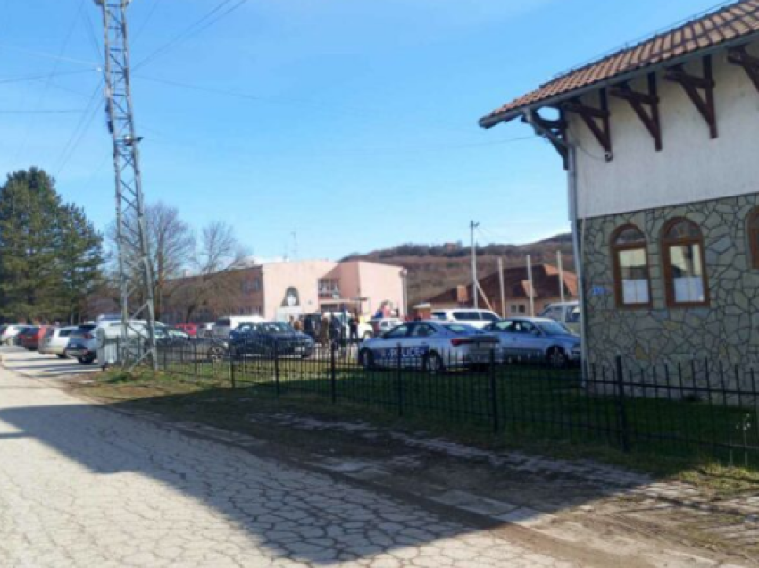 Aksion i Policisë në Klinë: Mbyllet komuna ilegale serbe, arrestohet kryetari