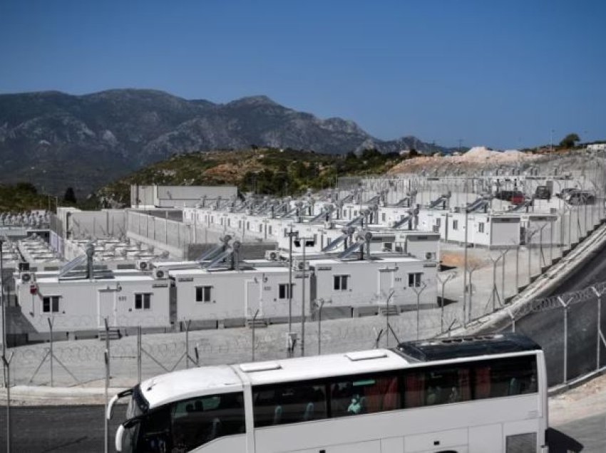 Azilkërkuesit që arrijnë në Greqi përballen me një realitet të zymtë 