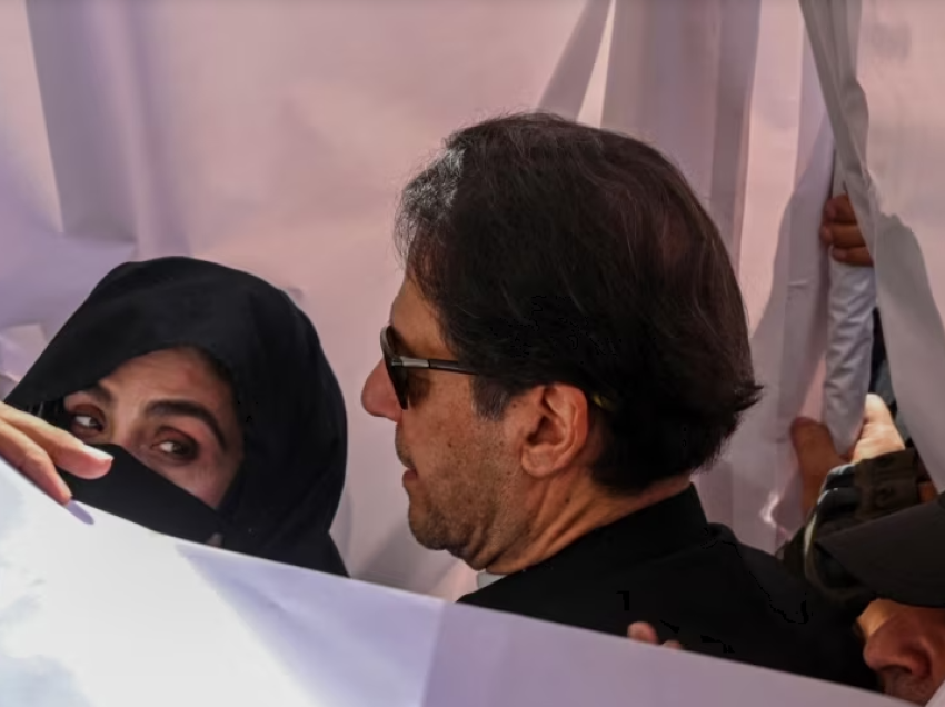 Imran Khan dhe gruaja e tij dënohen me burg për martesë të jashtëligjshme