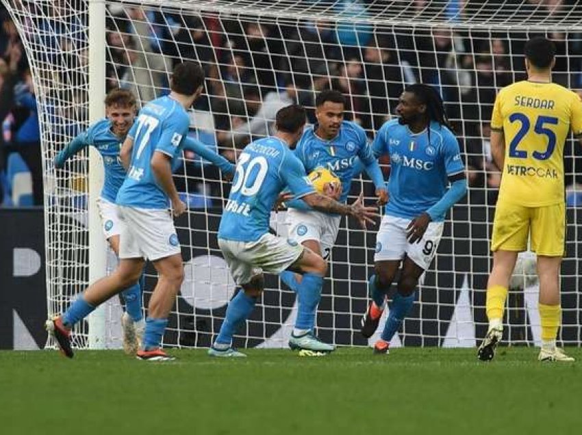 Napoli  merr 3 pikët në shtëpi ndaj Veronas