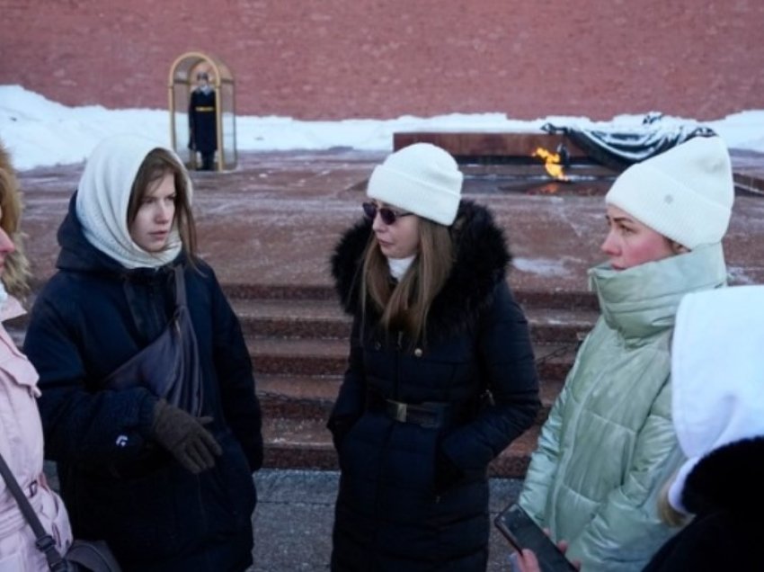 Gratë e ushtarëve rusë protestojnë në Moskë