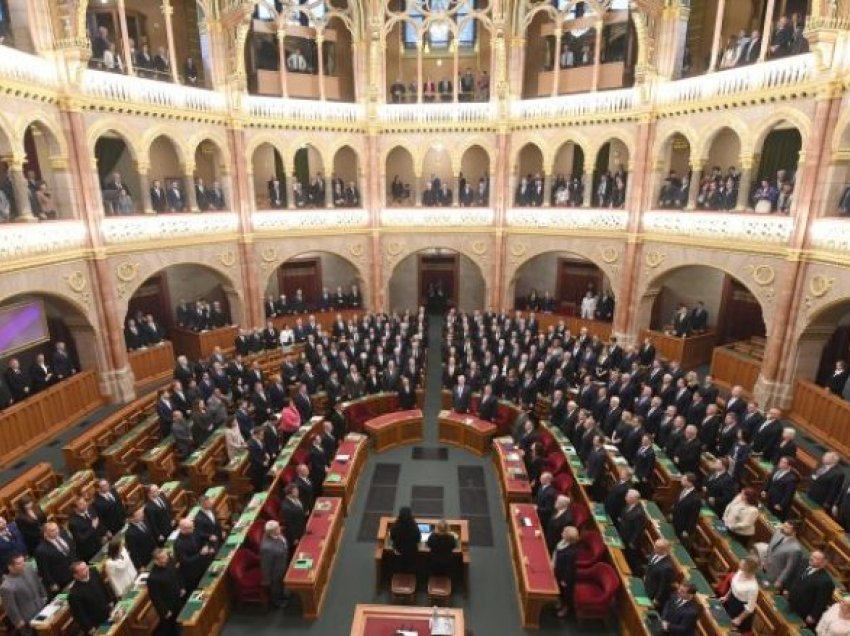 Orban dhe partia e tij bojkotojnë seancën e parlamentit hungarez, ku do të ratifikohet oferta suedeze për pranim në NATO