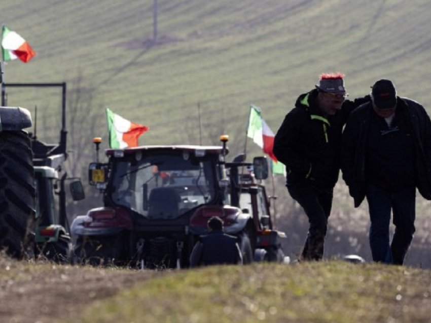 Salvini: Protestat me traktorë detyruan BE-në të kthejë mbrapshtë ‘çmendurinë’ e saj