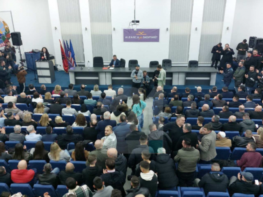 Mbledhja e ASH-së në Kumanovë, 85 kuvendarë mbështesin Arben Taravarin për koalicion me opozitën shqiptare
