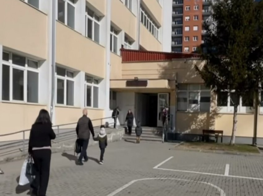 Për shkak të migrimit, dhjetëra nxënës nga Ferizaj kanë kërkuar fletëkalime