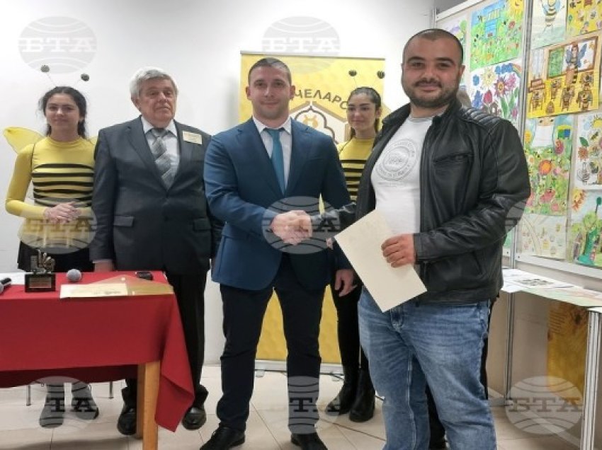 ​Bletarët bullgarë marrin çmime në ekspozitën e Plevenit
