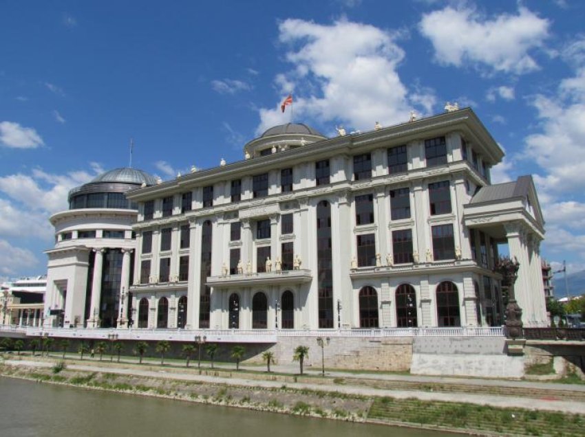 Ministria e Punëve të Jashtme në Maqedoni do të mbulojë shpenzimet e dokumenteve të udhëtimit për qytetarët tanë
