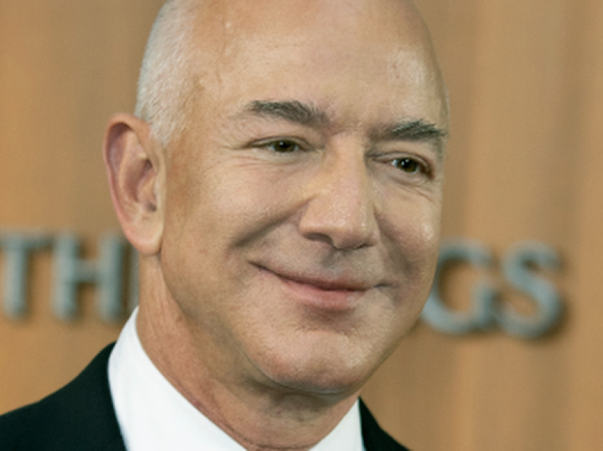 Multimiliarderi Jeff Bezos shet aksione, ja vlera marramendëse