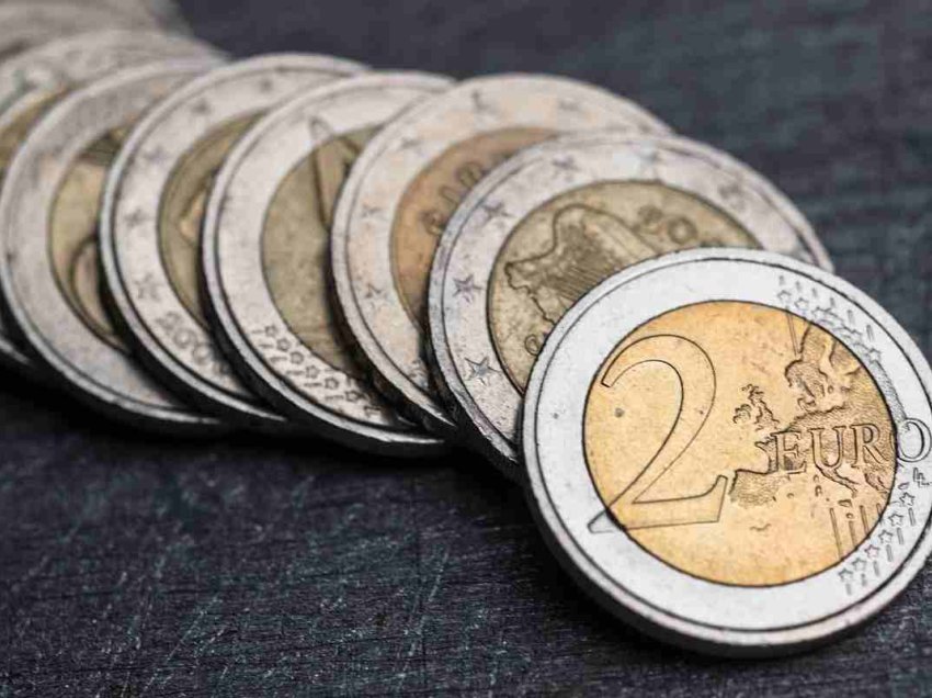 Në një bankë në Fushë Kosovë deponohen 732 monedha metalike prej 2€ që dyshohet të jenë të falsifikuara