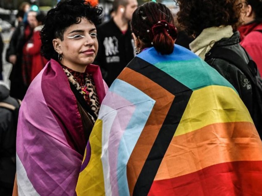 Greqia shteti i parë me shumicë ortodokse legalizon martesat e së njëjtës gjini