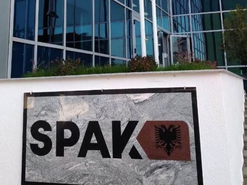 Akuzohet për korrupsion për lirimin e një të burgosuri, SPAK përfundon hetimet për kreun e Dhomës së Avokatisë në Korçë