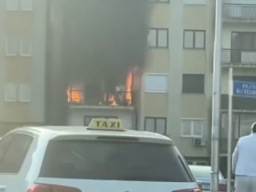 Momenti kur shpërthen zjarri, një banesë në Ferizaj përfshihet nga flakët