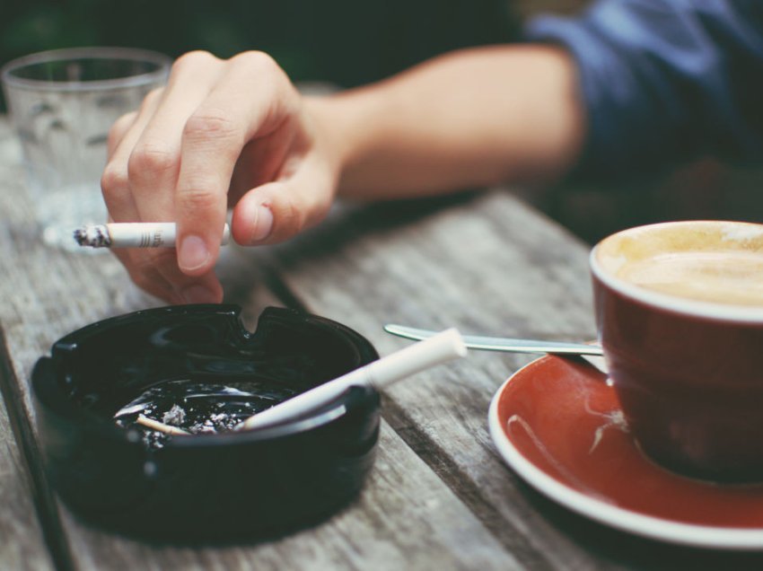 Kafe dhe cigare, kombinimi fatal për zemrën