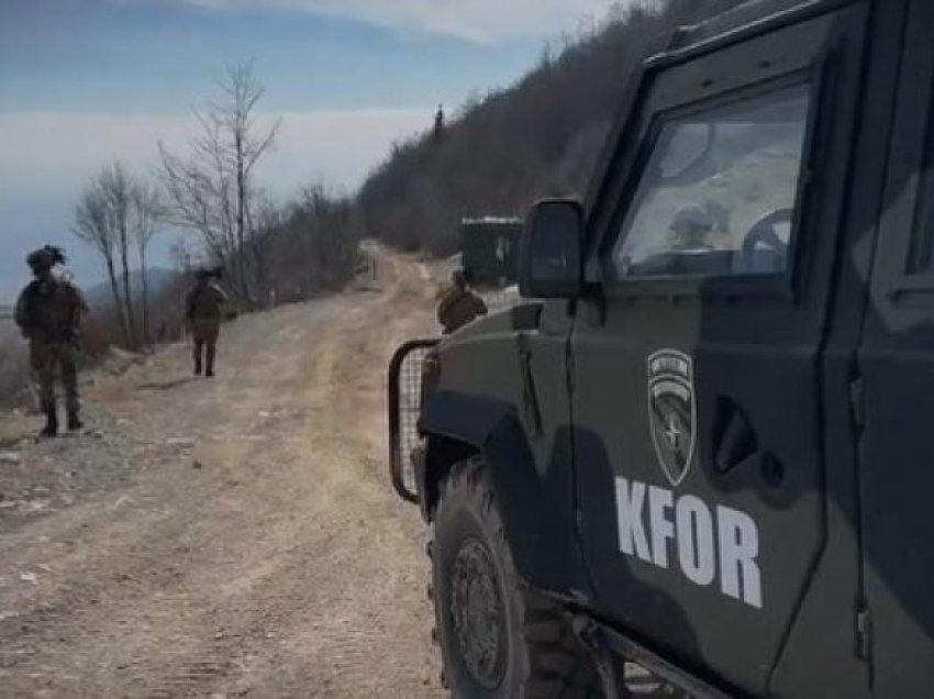 Trupat italiane të KFOR-it patrullojnë në kufirin Kosovë-Serbi