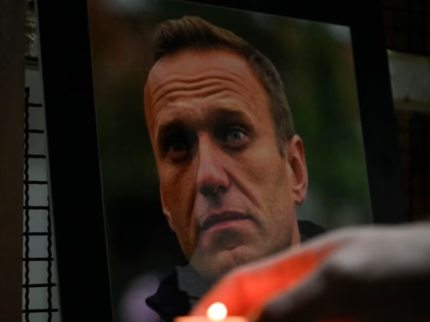 Trupi i Navalnyt i dorëzohet nënës së tij, njofton zëdhënësja e tij
