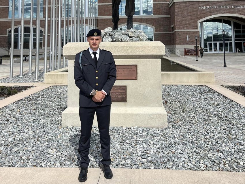 Djali i dëshmorit diplomon për oficer në SHBA
