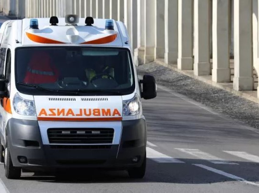 E përplas makina teksa po punonte në autostradë, humb jetën në vend 62-vjeçari shqiptar
