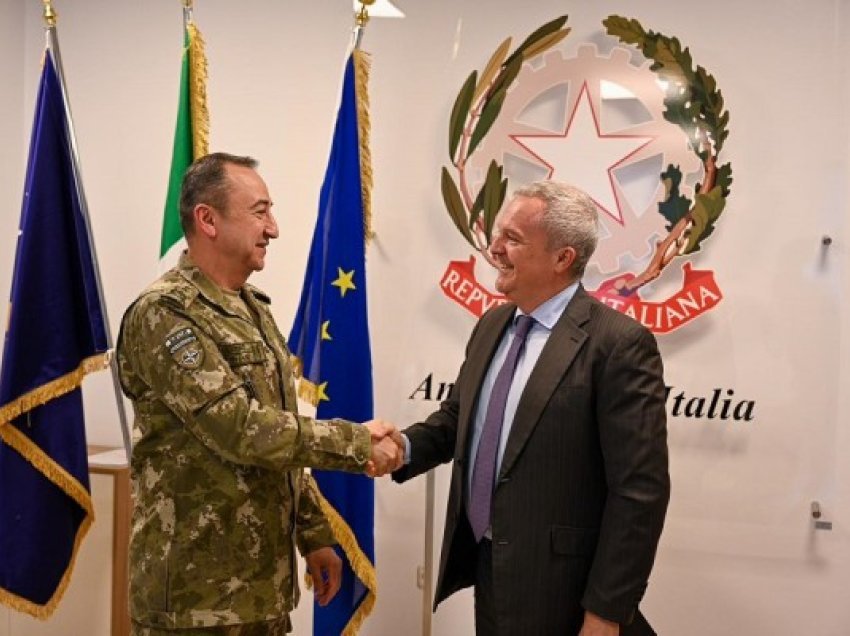 Komandanti i KFOR-it takon ambasadorin italian, flasin për sigurinë në Kosovë