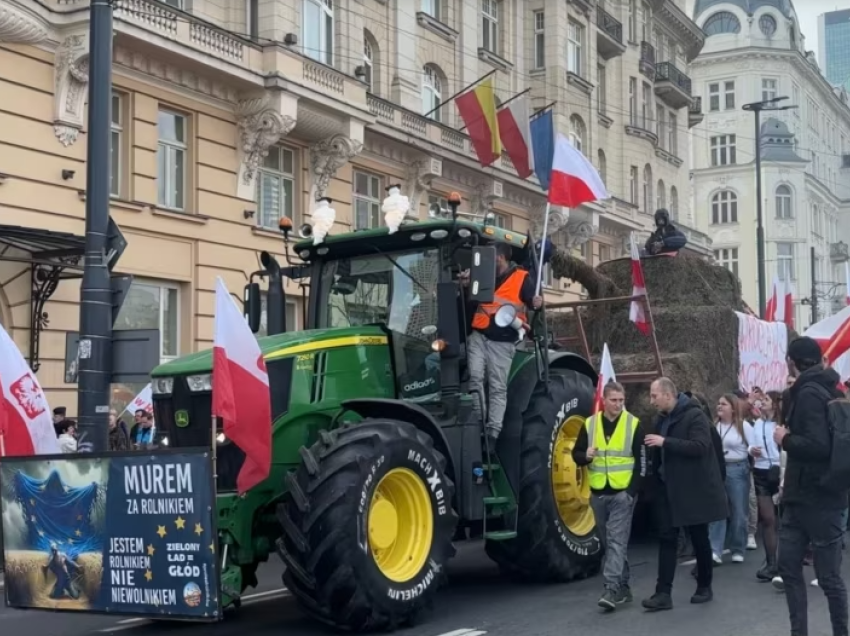 Fermerët polakë protestojnë kundër politikave të BE-së dhe importeve nga Ukraina