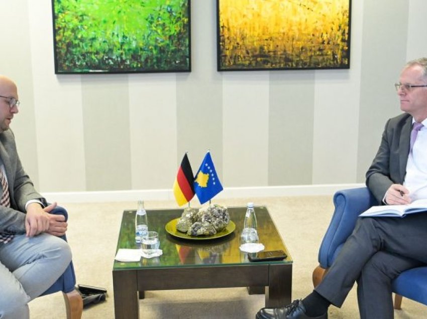 Kosova e vlerëson partneritetin e ngushtë me Gjermaninë, Bislimi kërkon heqjen e masave ndëshkues