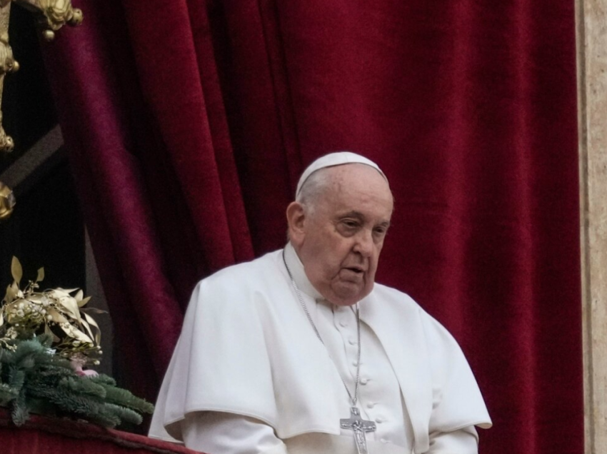 “Kushdo që i lëndon, përdhos Zotin!”- Papa Françesku dënon dhunën ndaj grave: Ato duhet të mbrohen dhe respektohen