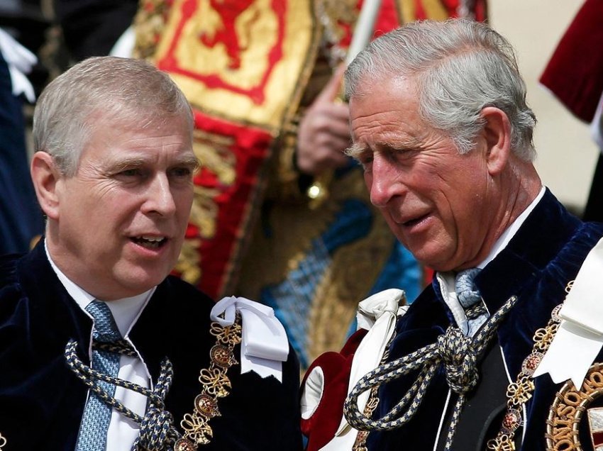 I doli emri në dosjet e abuzuesit seksual me famë, Mbreti i Britanisë Charles i vendosur të dëbojë princin Andrew nga rezidenca e tij