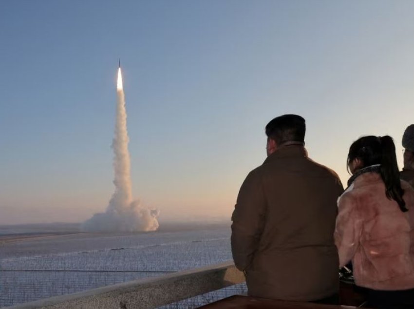 Ku i mori Rusia raketat e Koresë së Veriut?