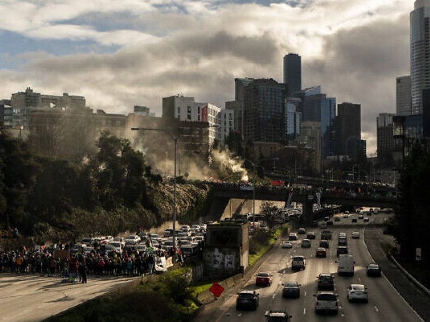 Protestuesit pro-palestinezë bllokojnë autostradën e Seattle për disa orë