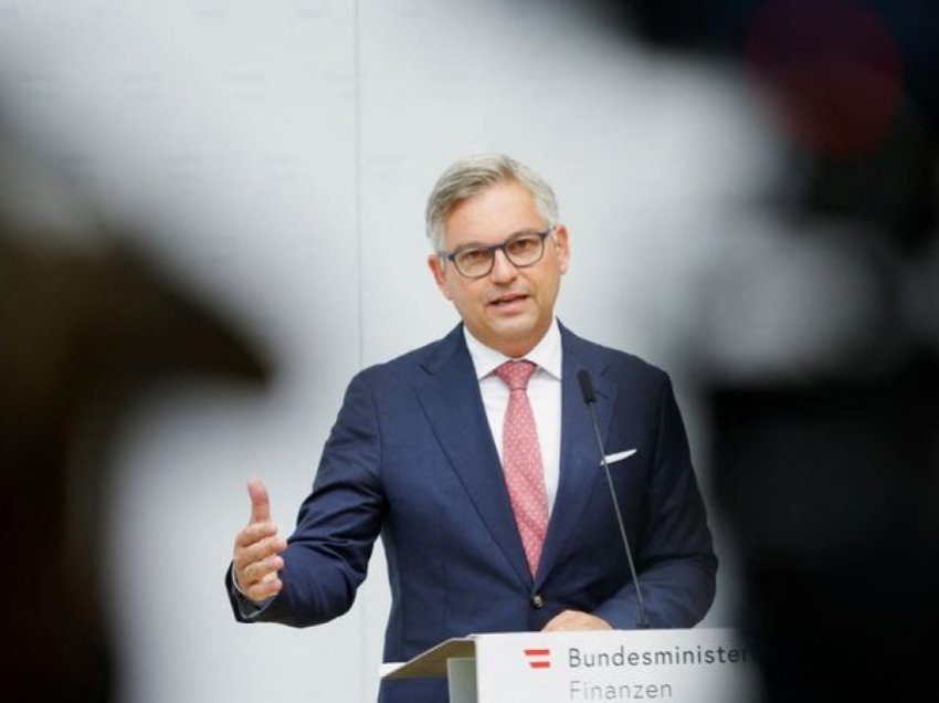 Tejkaloi shpejtësinë, ministrit austriak të Financave i merret patentë shoferi për një muaj