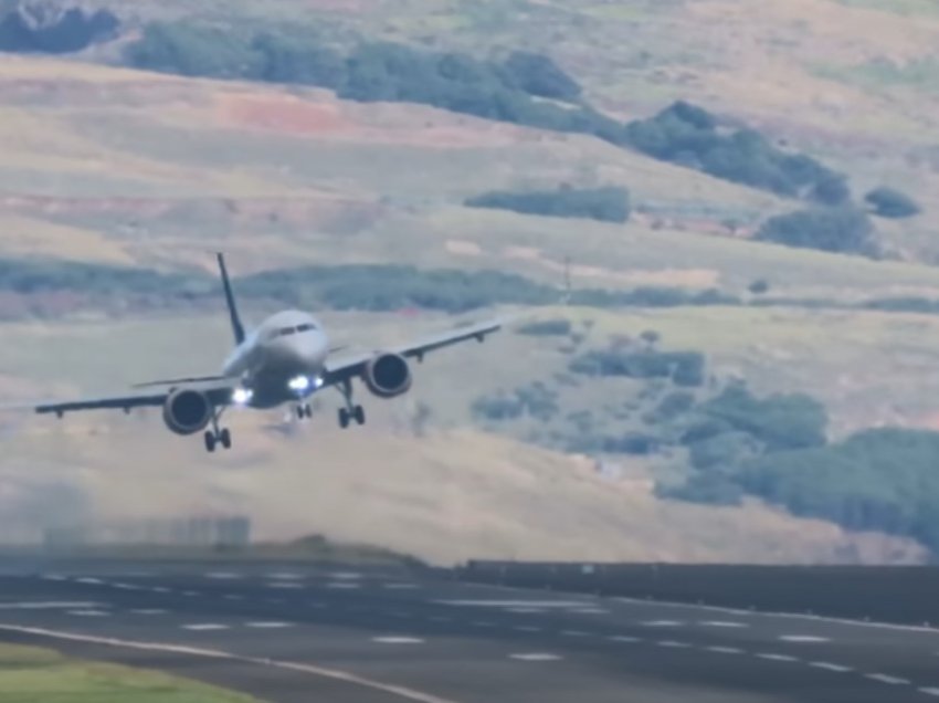 Publikohen pamjet dramatike të një aeroplani duke u ulur në Portugali 