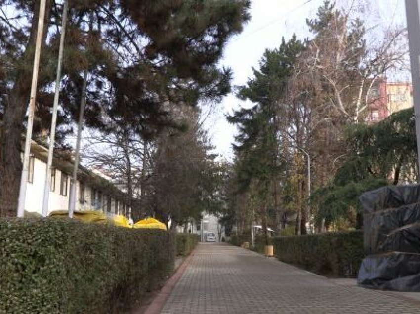 Vdes një grua në Shtëpinë e Pleqve në Prishtinë, policia nis hetimet