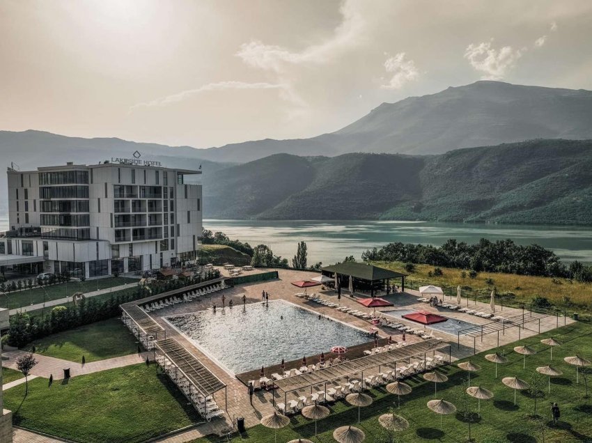 Reagojnë nga hoteli “Lake Side”: Jemi investim nga Zvicra, besojmë në pafajësinë e pronarit