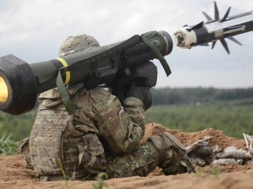 Ekspertët: Raketat “Javelin”, hap i madh për sigurinë e Kosovës
