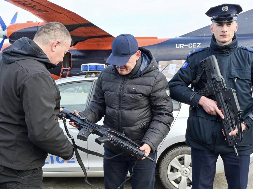 Bratisllav Gashiq, përse provokim dhe veprim i rrezikshëm armët e gjata të policisë së Kosovës?