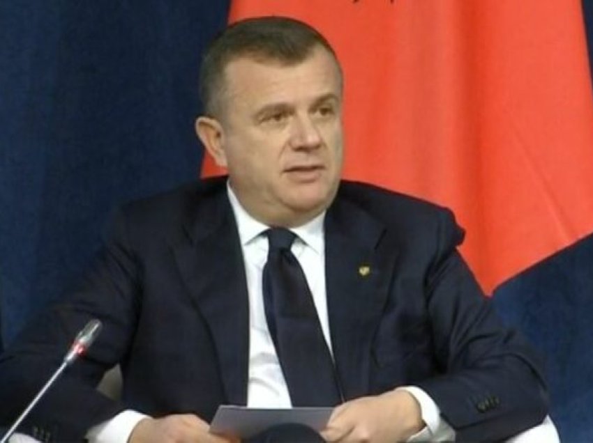 Ministri Balla i prerë me policinë: Të kenë në fokus krimet ekonomike