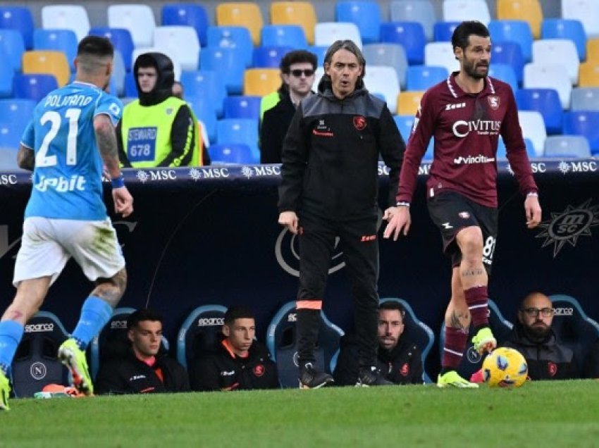 ​Pjesa e parë: Penalltia shpëton Napolin, pa gola mes Genoas e Torinos