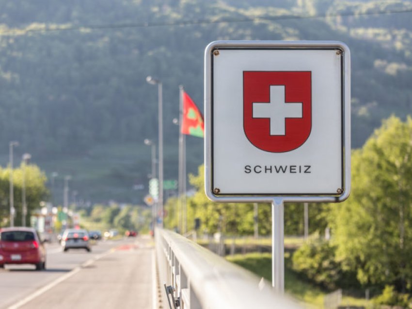 Qytetari nga Kosova u bë kinse si postier në Zvicër, vodhi 50 telefona dhe i shiti në vendlindje