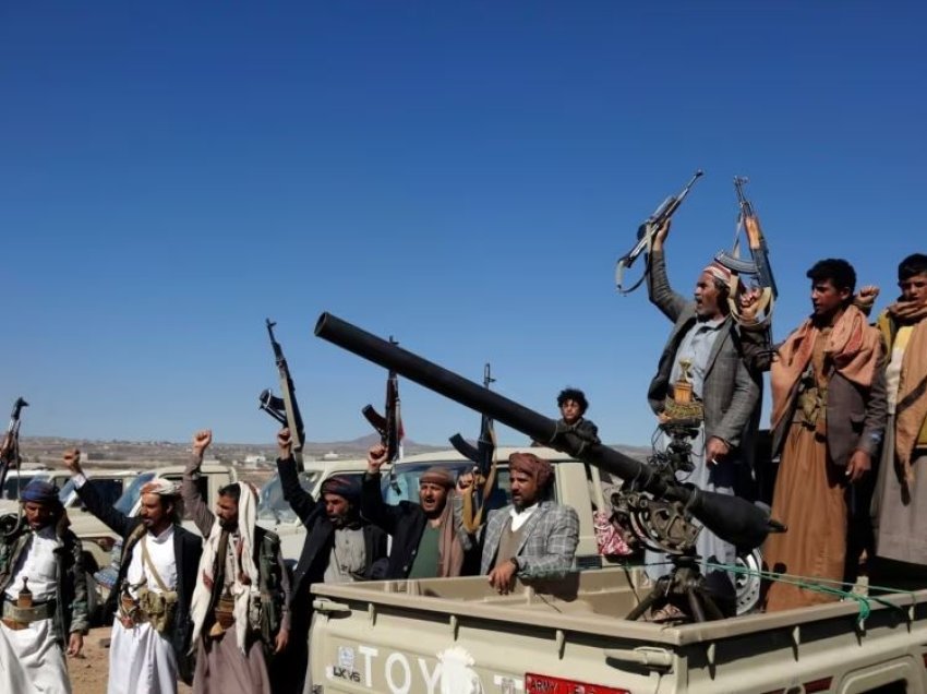 SHBA rikthen rebelët Houthi në listën e organizatave terroriste