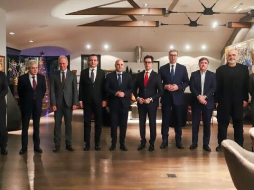 Vuçiq për darkën e mbrëmshme me liderët në Shkup: Ishin katër shqiptarë
