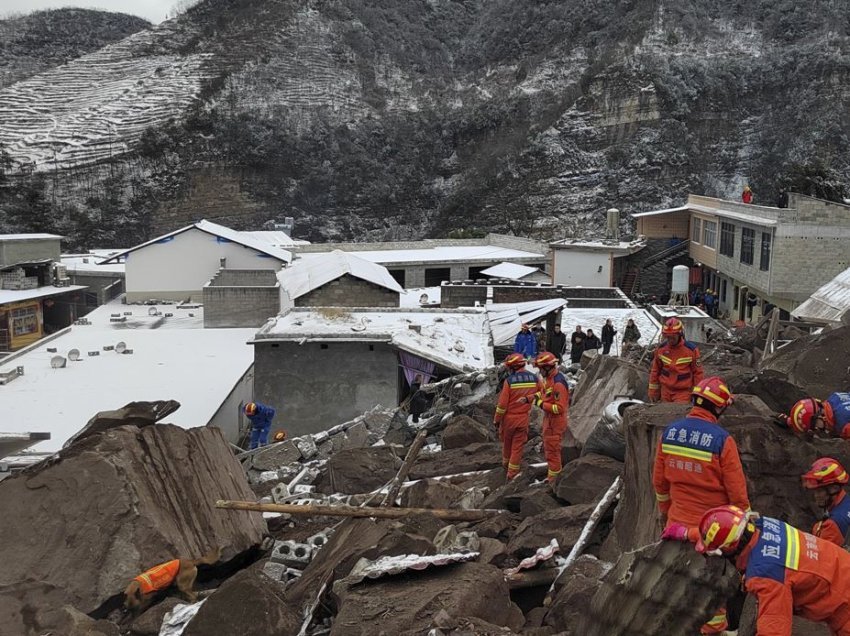 Arrin në tetë numri i viktimave nga rrëshqitja e dheut në Kinë