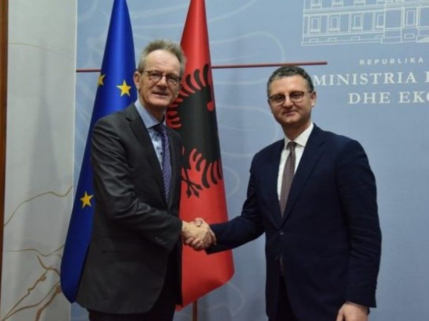 Mete takim me ambasadorin e Holandës, diskutime mbi marrëdhëniet ekonomike dhe zgjerimin e investimeve holandeze në Shqipëri