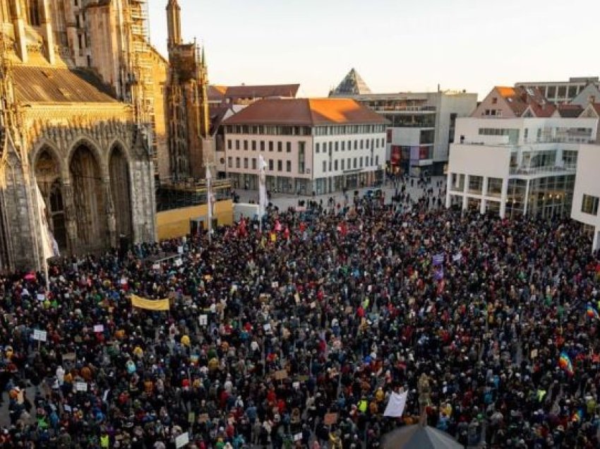 Gjermanët protestojnë kundër planit për dëbimin e të huajve