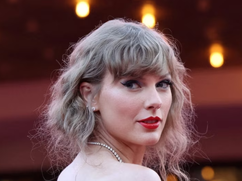 Foto të rreme pornografike të Taylor Swift përhapën në mediat sociale