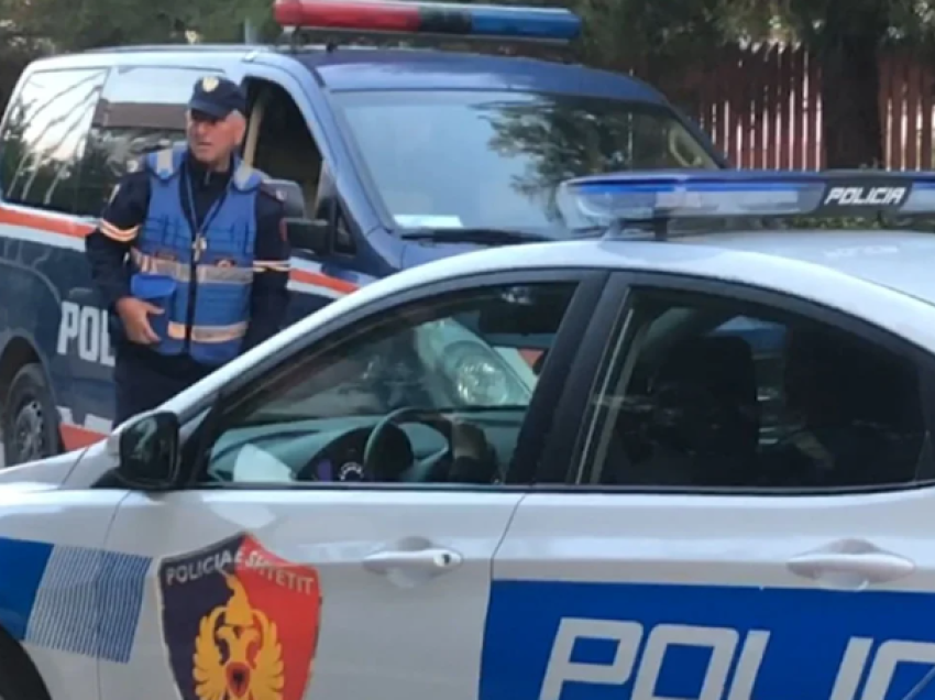 Nuk iu bind urdhrit për të ndaluar automjetin dhe kanosi punonjësit e Policisë, arrestohet i riu në Elbasan