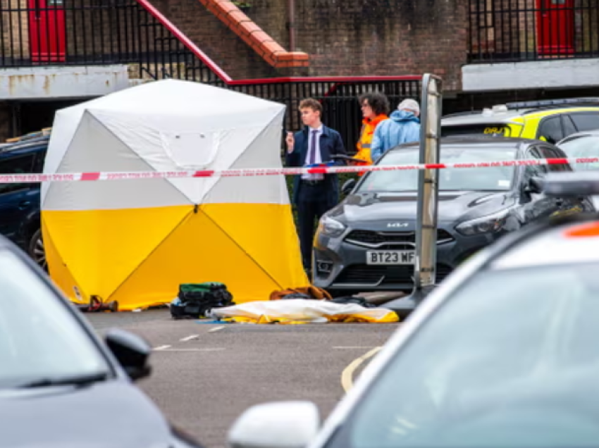 Burri i armatosur me hark e shigjetë qëllohet për vdekje nga policia në Londër