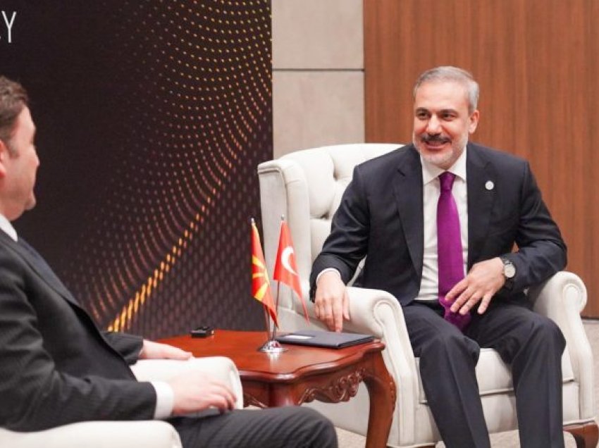 Osmani dhe Fidan rishikojnë 32 vjetorin e marrëdhënieve diplomatike në takimin e forcimit të bashkëpunimit