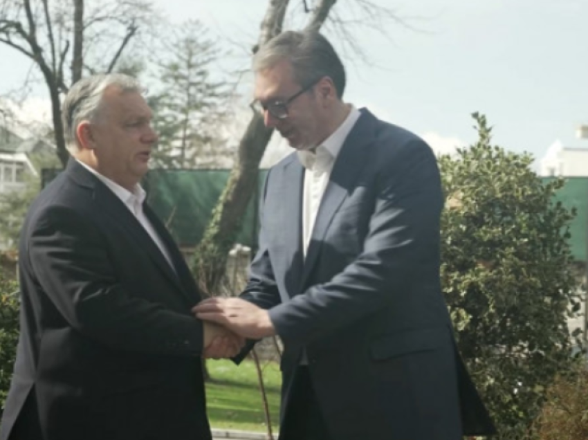 Vuçiq takohet me Orbanin, flasin për situatën në Kosovë