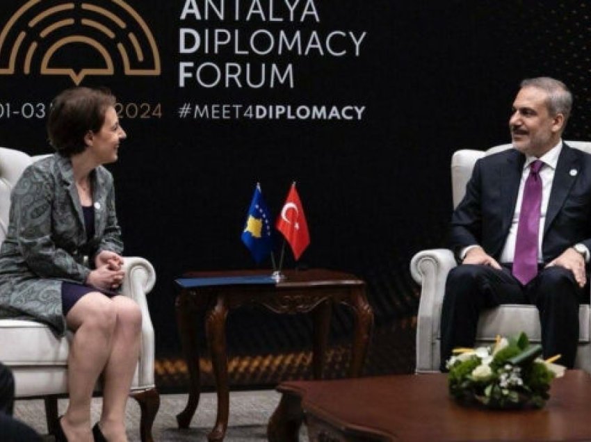 Gërvalla takon homologun e saj turk: U diskutua mbështetja për anëtarësim në NATO dhe organizata tjera
