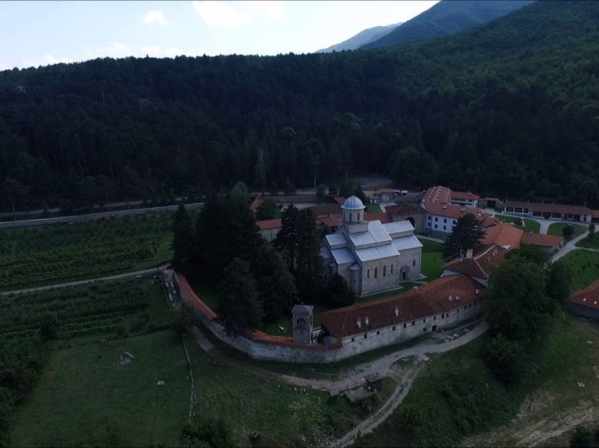 Vendimi i Kushtetueses/ Dioqeza e Rashkës-Prizrenit: Presim që toka t’i kalojë Manastirit të Deçanit