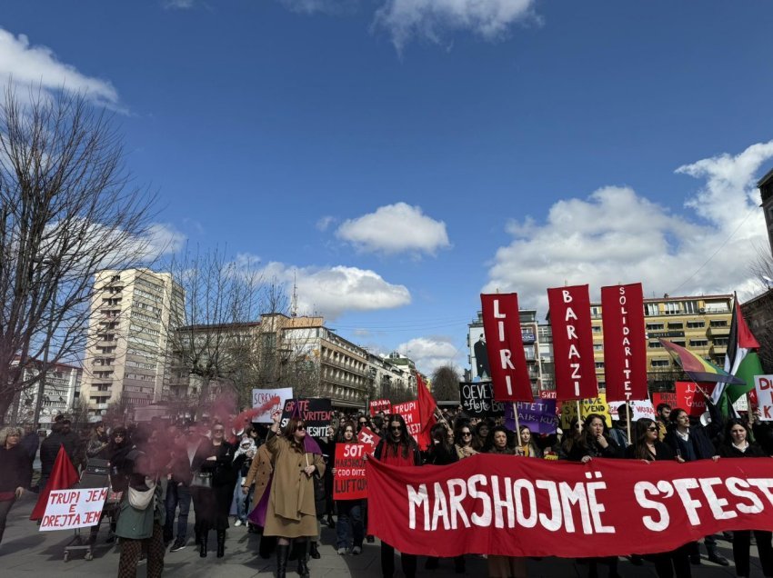 “Marshojmë s’festojmë” me marsh tradicional për 8 Mars – Bën thirrje për barazi dhe drejtësi për gratë